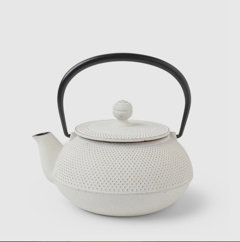 Iwachu Cast Iron Teapot - Gold Linen Hobnail
