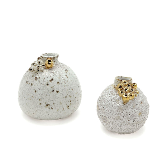 White Vase with Clusters and 14K Gold by Mari Nakamura