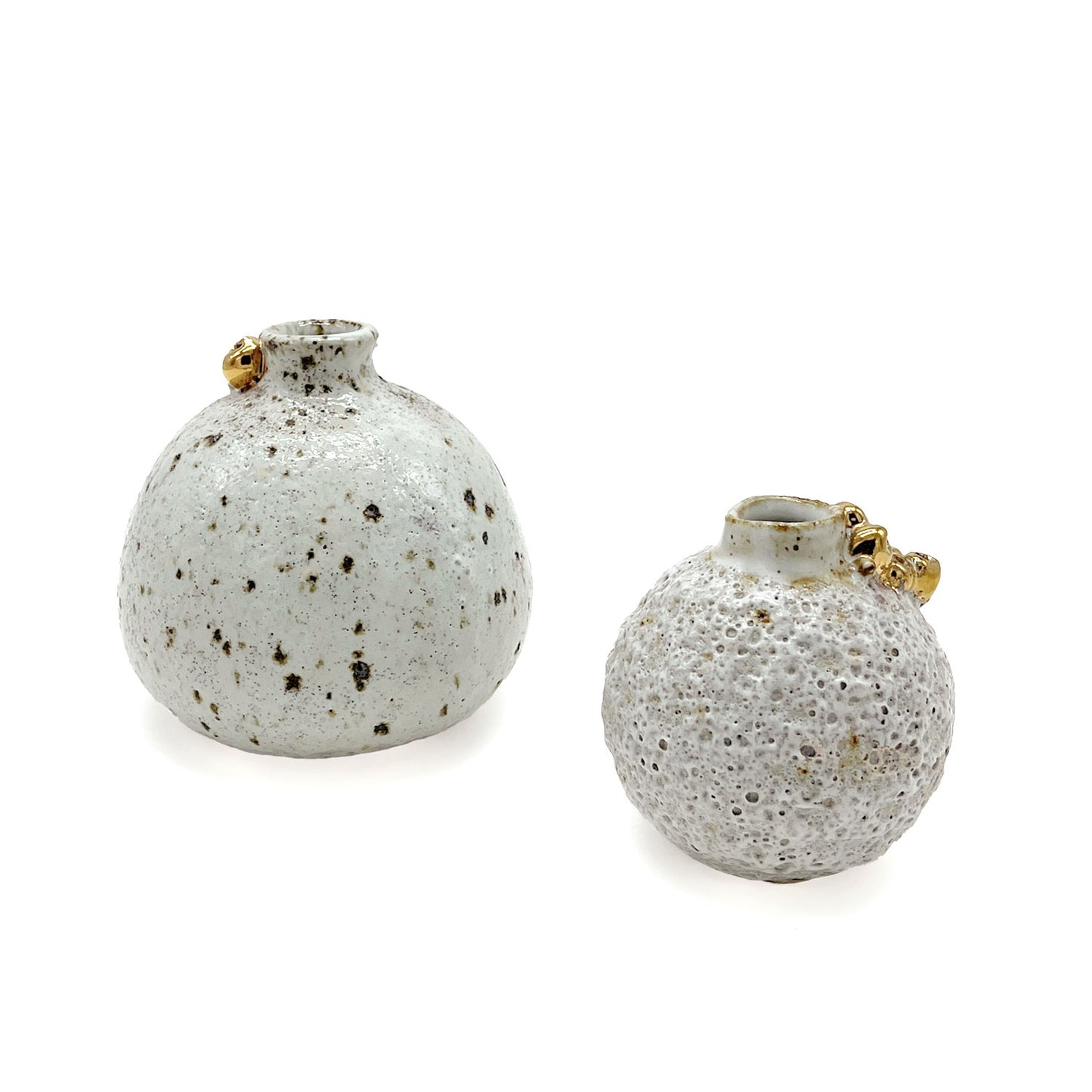 White Vase with Clusters and 14K Gold by Mari Nakamura